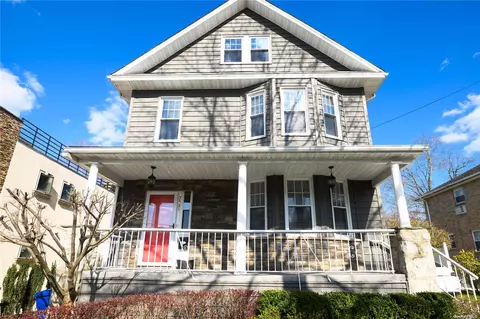 36-21 215th Pl, Bayside, NY 11361