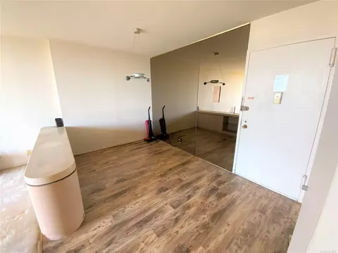 27010 Grand Central Pkwy #21B, Floral Park, NY 11005