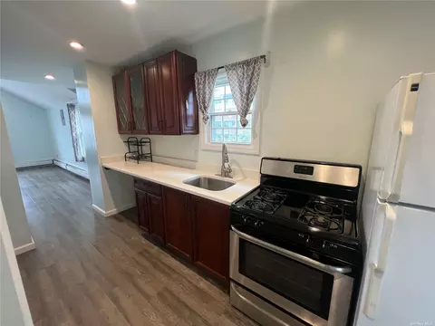 320 Beach 101st St # E, Rockaway Park, NY 11694