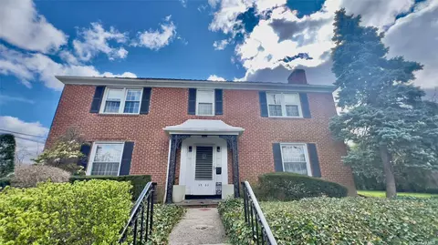35-03 159th St, Flushing, NY 11358