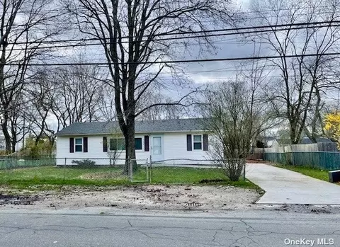 508 Taylor Ave, Patchogue, NY 11772
