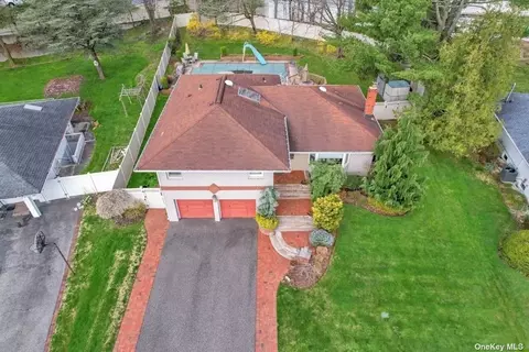 9 Hazelwood Dr, Jericho, NY 11753