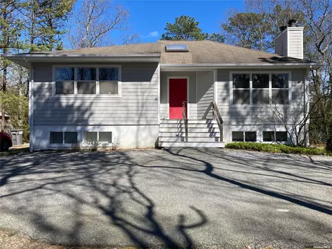 47 A Bellows Ter #A, Hampton Bays, NY 11946