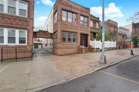 60-64 Linden St, Flushing, NY 11385