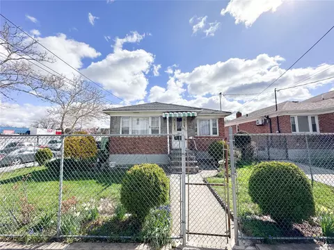 106-03 78th St, Ozone Park, NY 11417