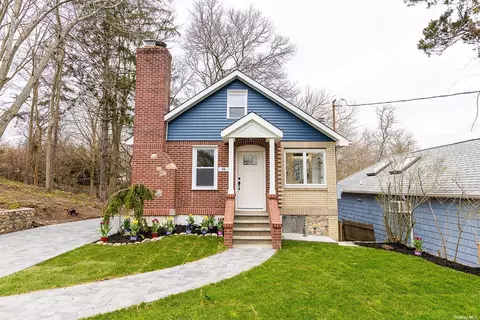 18 Xyris Rd, Rocky Point, NY 11778