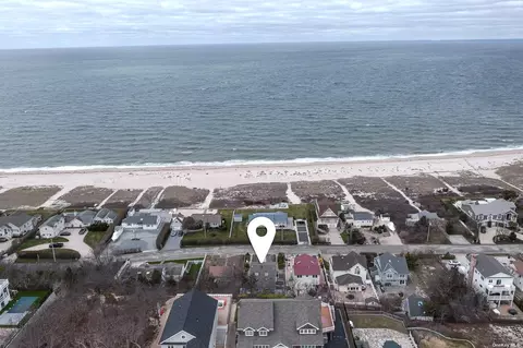 605 Sound Beach Dr, Mattituck, NY 11952