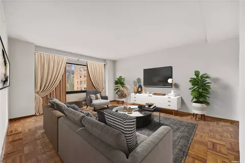 21-25 34th Ave #6A, Astoria, NY 11106