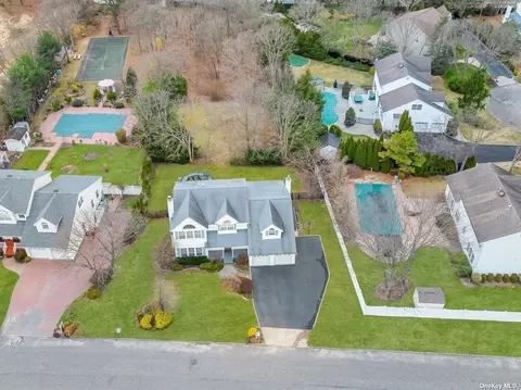 12 Province Dr, South Setauket, NY 11720