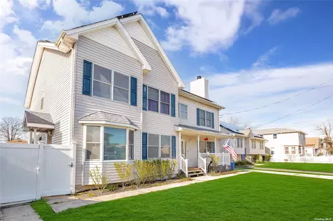 1029 Jackson St, Baldwin, NY 11510