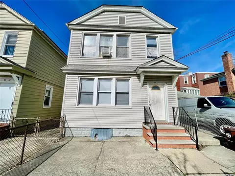 23-10 121st St, College Point, NY 11356