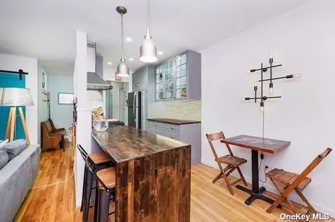 47-37 45th St #5B, Woodside, NY 11377