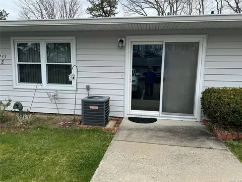 133 Eastbourne Ct #E, Ridge, NY 11961