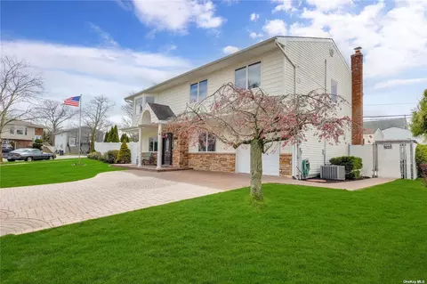 3715 End, Seaford, NY 11783