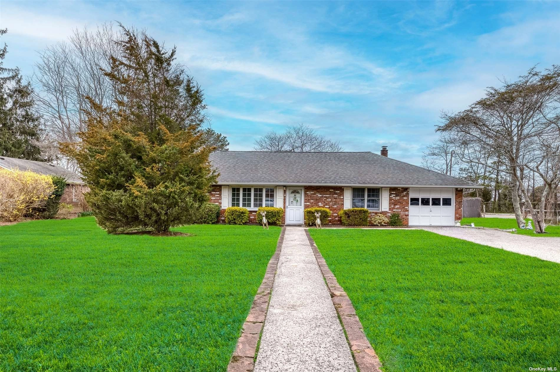 86 Bridgeport Ave  