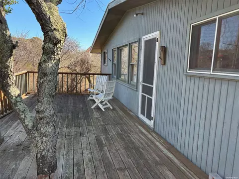 7 Driftwood Walk, Davis Park, NY 11772