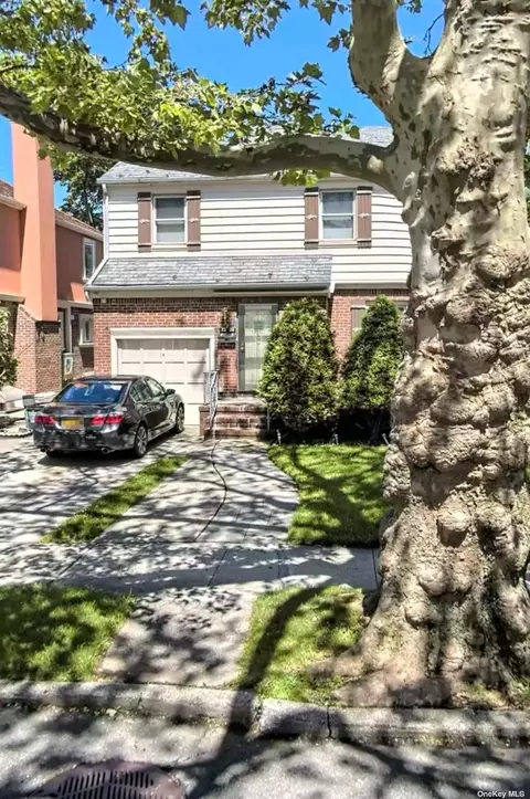 73-39 190th St, Fresh Meadows, NY 11366