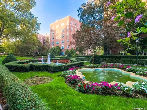 77-35 113th St #1E, Forest Hills, NY 11375
