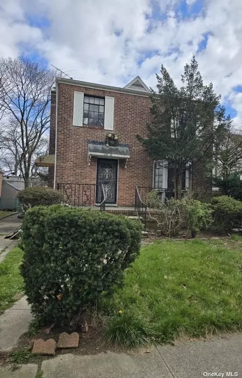 209-46 Whitehall Ter, Queens Village, NY 11427
