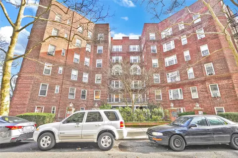 124-16 84th Rd #5D, Kew Gardens, NY 11415