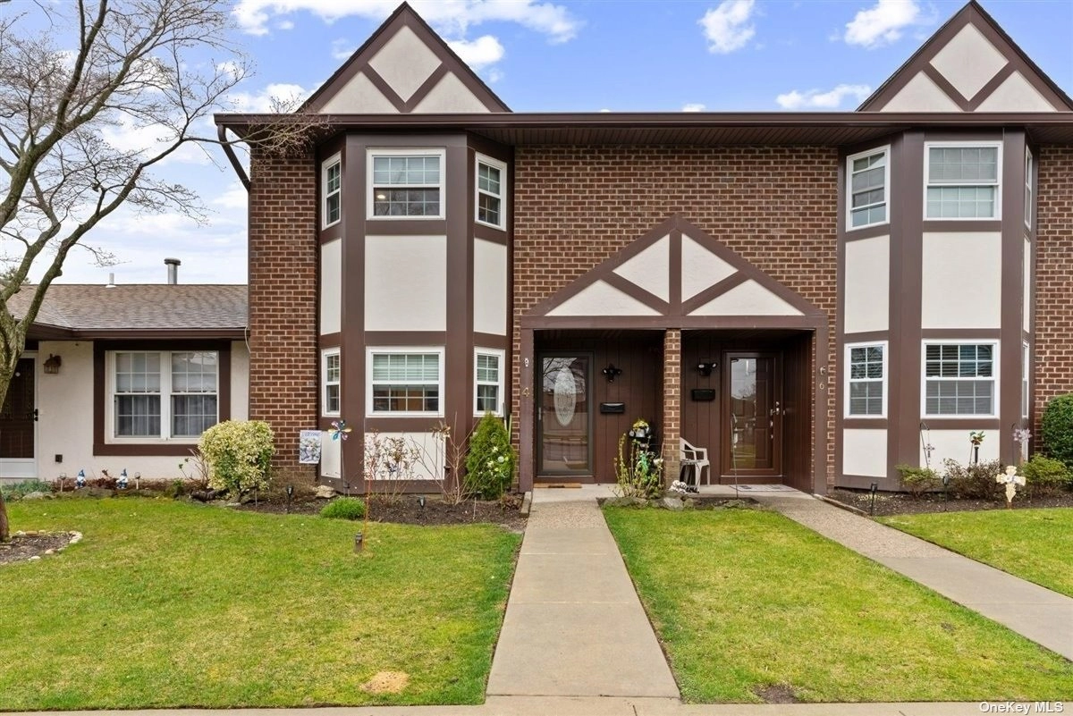 4 Raintree Ct Unit 4  