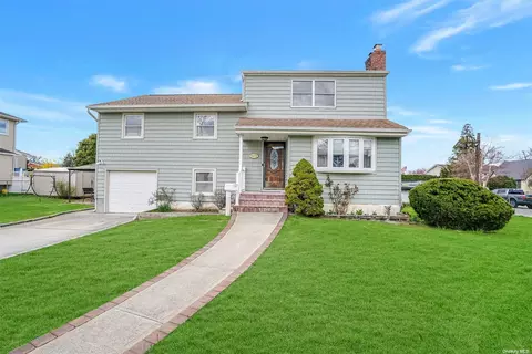 1472 Andrews Pl, Wantagh, NY 11793