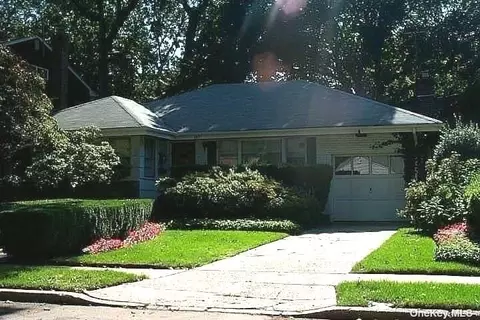 172 Allen Rd, Rockville Centre, NY 11570