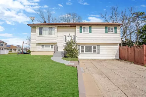 53 Ruland Rd N, Selden, NY 11784