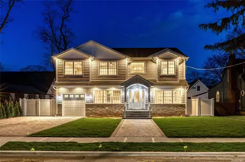 3592 Lufberry Ave, Wantagh, NY 11793