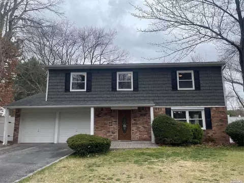 203 Browns Rd, Nesconset, NY 11767