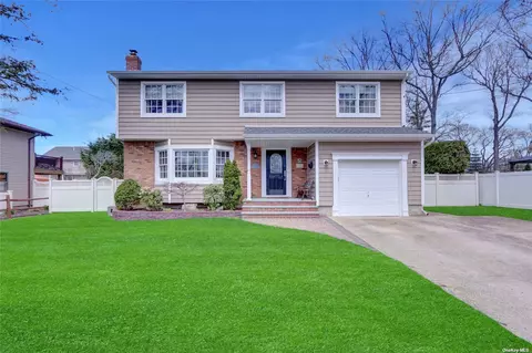 89 Parkhill Ave, Massapequa, NY 11758
