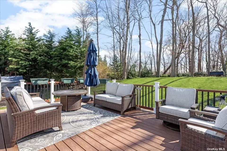 8 Avon Ct, Dix Hills, NY 11746 36 Photos Movoto