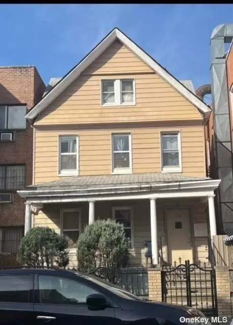 37-28 103rd St, Corona, NY 11368