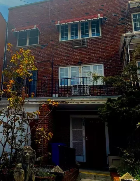 44-08 76th St, Elmhurst, NY 11373