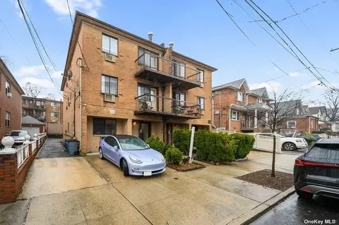 61-38 169th St, Fresh Meadows, NY 11365