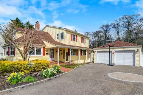 102 Lake View Ave, West Islip, NY 11795