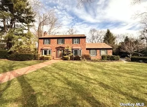 23 Woodmont Rd, Melville, NY 11747