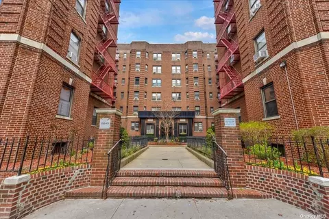 155-01 90th Ave #1L, Jamaica, NY 11432