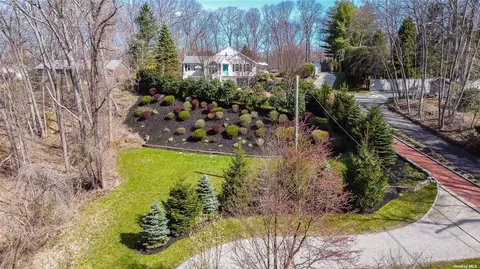 1073 Fort Salonga Rd, Northport, NY 11768