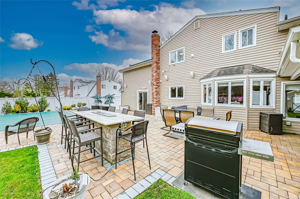 87 Wichard Blvd, Commack, NY 11725 35 Photos Movoto