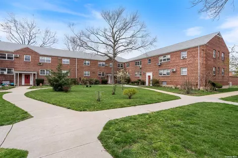 155-20 84th St #2, Howard Beach, NY 11414