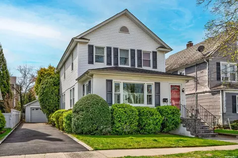 142 Bayview Ave, Port Washington, NY 11050