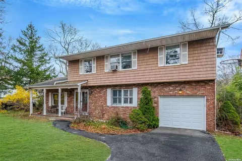 117 Traction Blvd, Patchogue, NY 11772