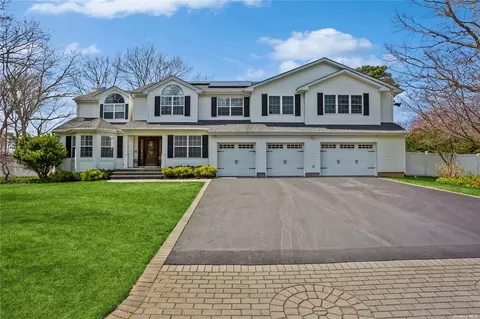 100 Barraud Dr, Port Jefferson Station, NY 11776