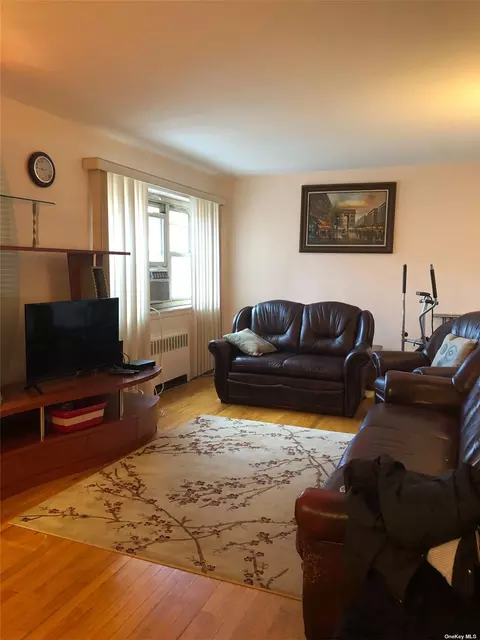 144-75 Melbourne Ave #4A, Flushing, NY 11367