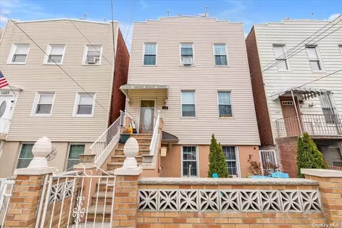 14-19 30th Dr, Astoria, NY 11102