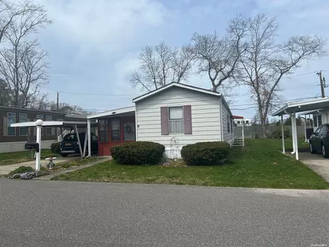 1661-232 Old Country Rd, Riverhead, NY 11901