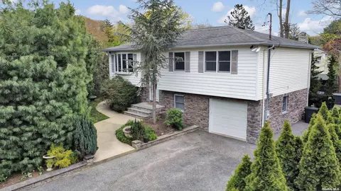 15 Oliver St, Wading River, NY 11792