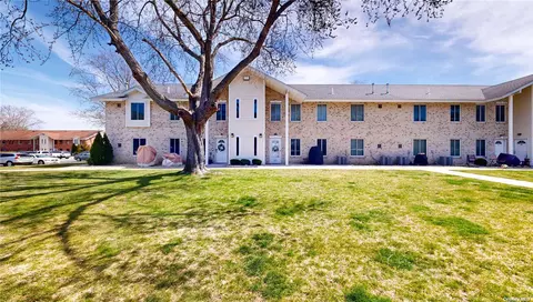 23 El Camino #23, Coram, NY 11727