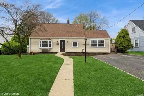 56 Wantagh Ave, Levittown, NY 11756